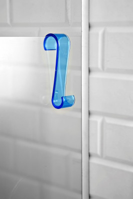 Primanova M-B26-23 пластиковый S-образный крючок для ванной, прозрачно-синий