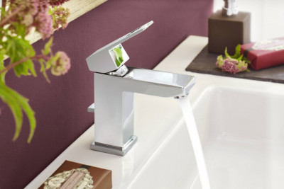 Смеситель для раковины GROHE Eurocube с донным клапаном и ограничением расхода воды, хром (2312700E)