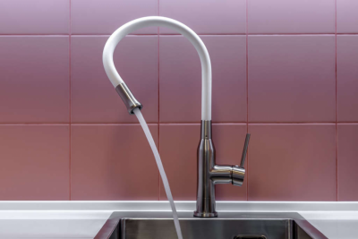 Смеситель для кухни OMOIKIRI Yatomi-BN-WH 4994250, белый шланг/нерж.сталь/латунь