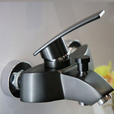 KorDi Black Line Edition KD 5704 - D51 Black/Chrome смеситель для ванны и душа, матовый черный