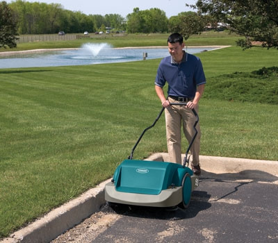 Подметальная машина Tennant S3