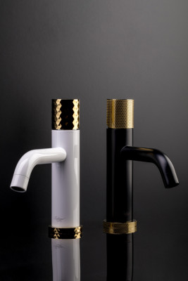 Смеситель для раковины Boheme Stick 121-GCR золото/хром