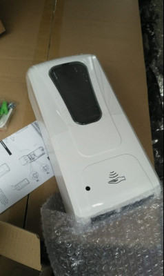 Мобильная стойка с сенсорным диспенсером для антисептика