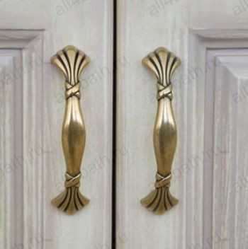 Аллигатор-мебель Classic 140A (цвет 1015) комплект мебели для ванной из массива дерева