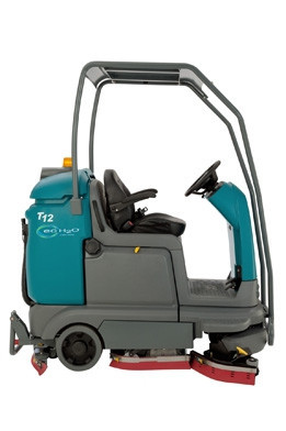 Tennant T12 80C поломоечная машина с сиденьем для оператора, с гелевой батареей