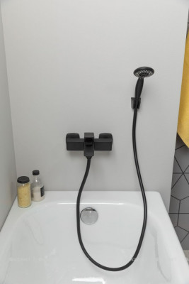 Смеситель для ванны с душем Aquanet Gotic AF440-20B черный (00243292)