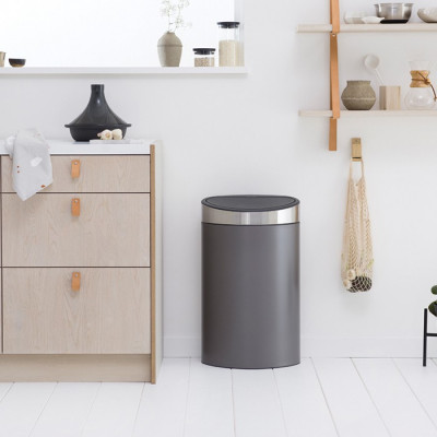 Brabantia Touch Bin New 114885 мусорный бак 40 л, платиновый, крышка стальная матовая