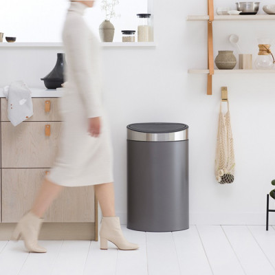 Brabantia Touch Bin New 114885 мусорный бак 40 л, платиновый, крышка стальная матовая