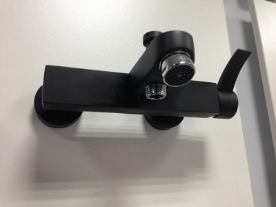 KorDi Black Line Edition KD 19804 - D55 Black/Chrome смеситель для ванны и душа, матовый черный