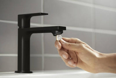 Смеситель для раковины EcoSmart+ Hansgrohe Rebris E 72589670 (черный матовый)