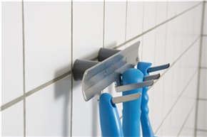 Настенный держатель для инвентаря, 470 мм