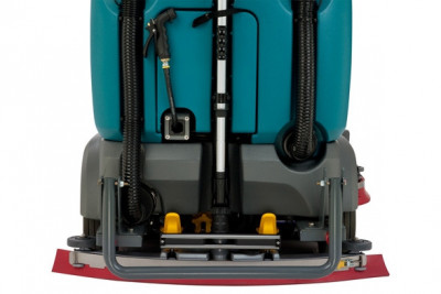 Tennant T12 80D поломоечная машина с сиденьем для оператора, с гелевой батареей