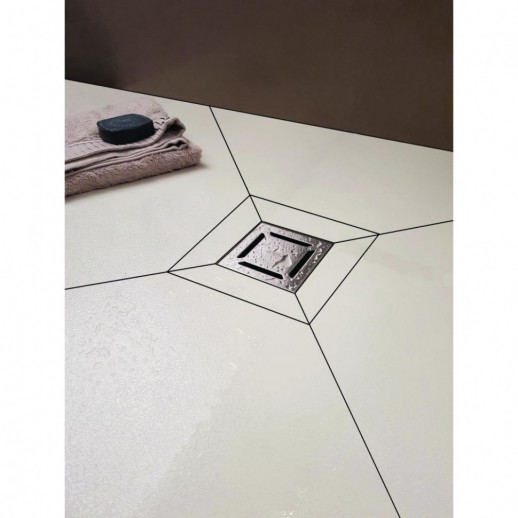 Трап BERGES водосток ZENTRUM Norma 150х150, матовый хром, выпуск D50 H65 боковой