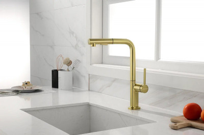 Смеситель для кухни Paulmark Neo Ne214419-SBG золото с выдвижным изливом