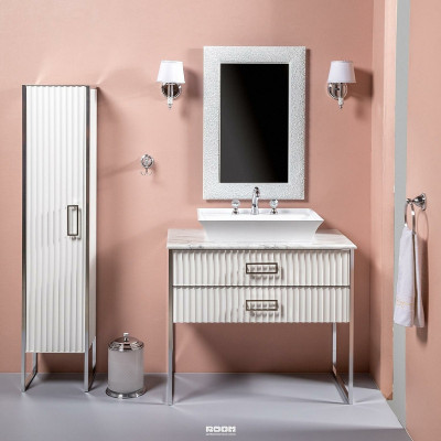 Зеркало в ванную Boheme 537 настенное 75 х 97 см серебро белое