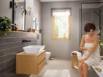 Настенный смеситель для раковины Hansgrohe Rebris E 72568670 внешняя часть (черный матовый)