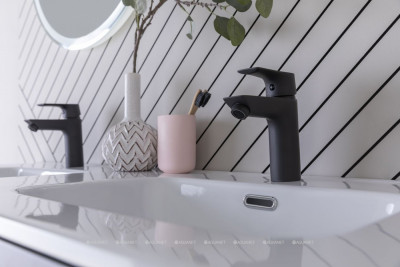 Смеситель для раковины Aquanet Static Black AF330-10B черный (00261820)