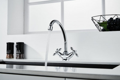 Смеситель для раковины Decoroom DR53012 хром двухвентильный