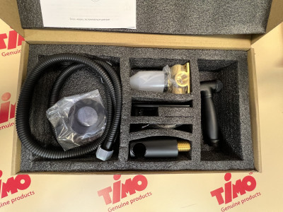 Смеситель встроенный с гигиеническим душем Timo Anni 2789/03SM (черный)