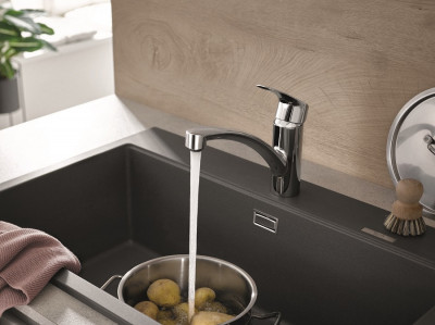 Смеситель для кухонной мойки GROHE Eurosmart с поворотным изливом, хром (33281003)