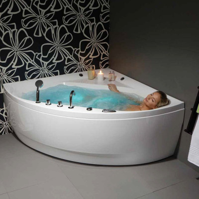 Balteco Linea 15 S3 ванна с гидромассажем, 150 см х 150 см