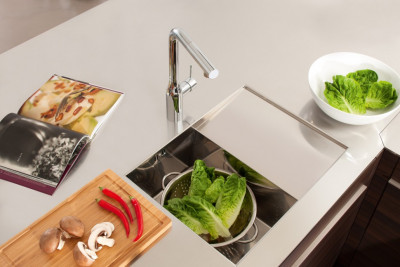 Смеситель для кухни GROHE Essence+ с высоким изливом и выдвижной лейкой, хром (30270000)