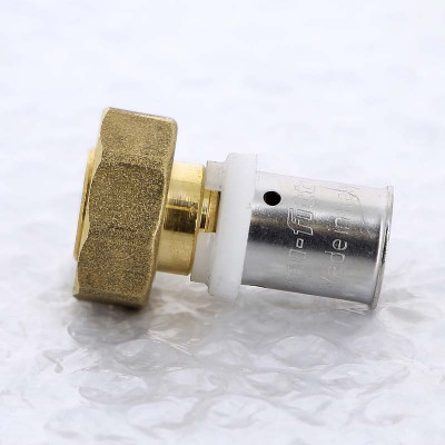 Муфта пресс-В с накидной гайкой евроконус UNI-FITT 16x3/4"EK (713G6300)