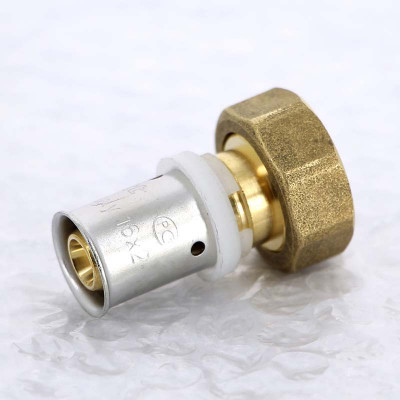 Муфта пресс-В с накидной гайкой евроконус UNI-FITT 16x3/4"EK (713G6300)