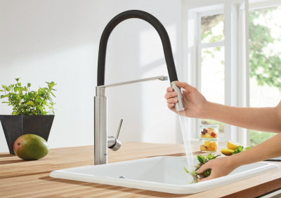 Смеситель для кухни GROHE Concetto с профессиональной лейкой, суперсталь/черный (31491DC0)