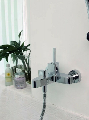 Смеситель для ванны Bravat Spring F679113C-01 хром