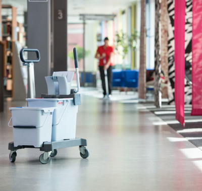 Vileda УльтраСпид Про: двухведерная система 25 л и 10 л на платформе с транспортировочной ручкой